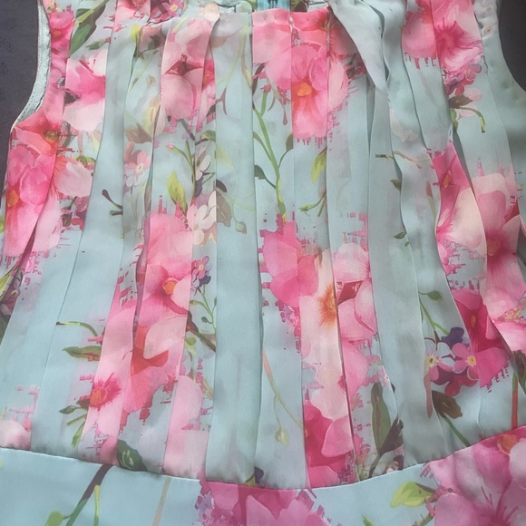 Different brand dresses - Picture 9 of 13